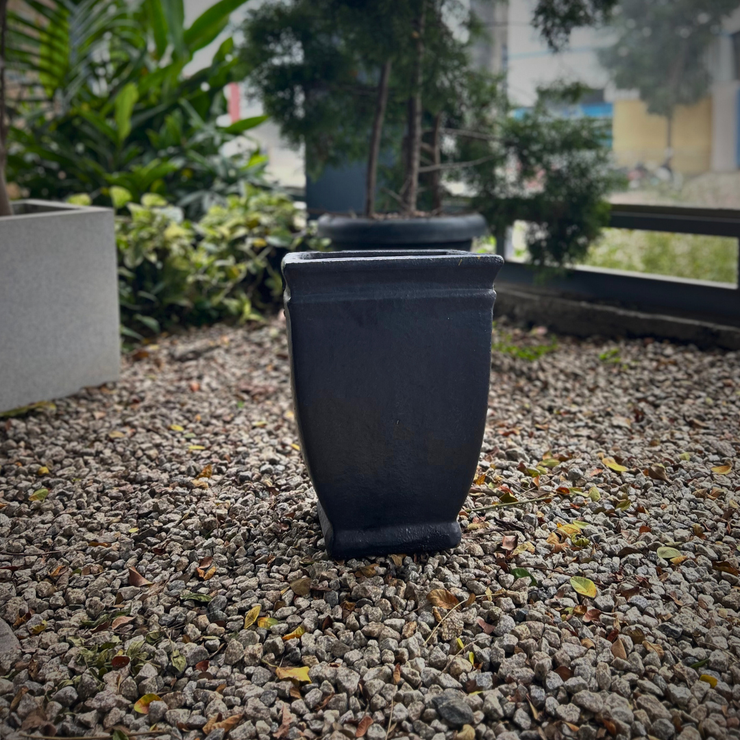 Planter 62