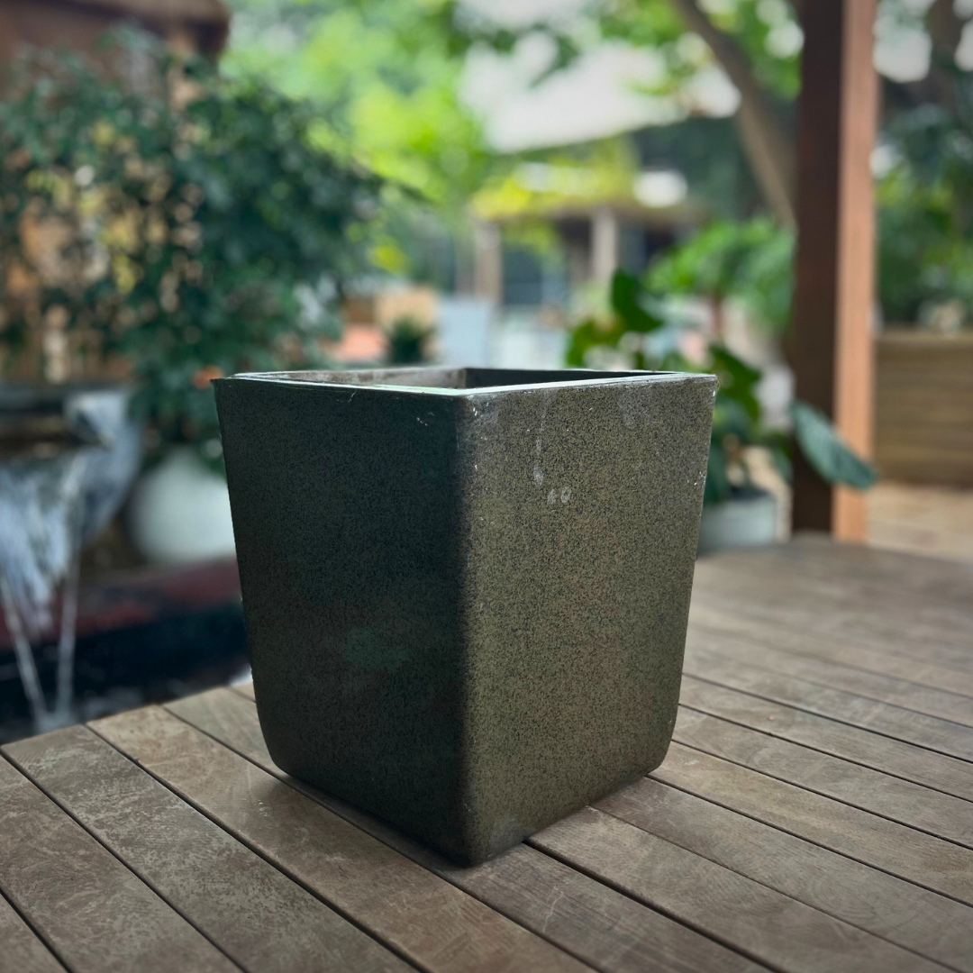 Planter 027