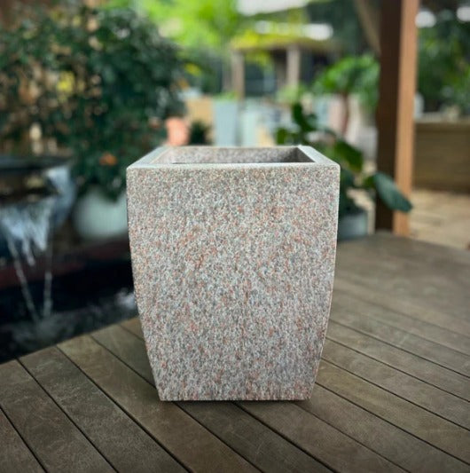Planter 010