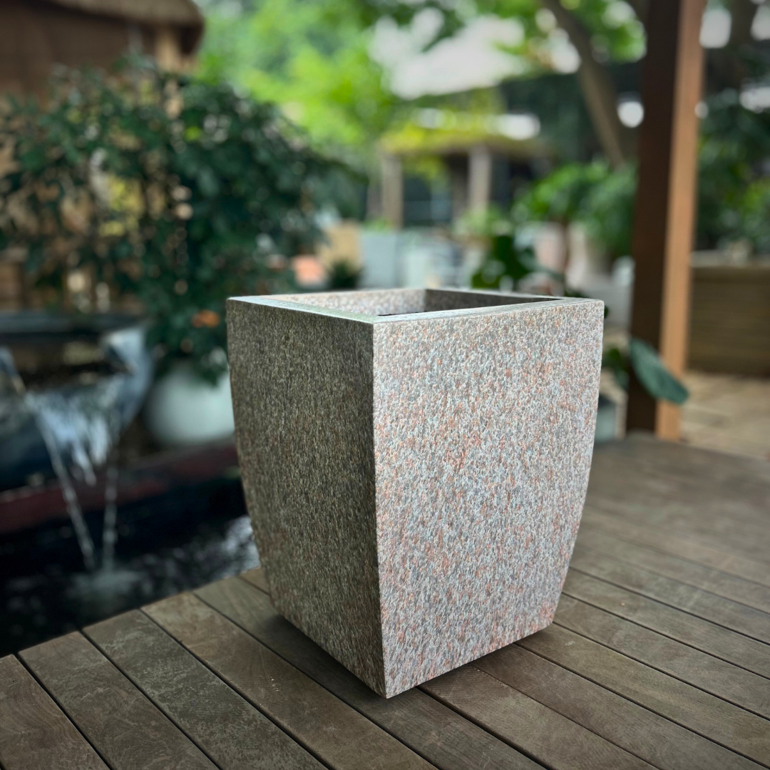Planter 010