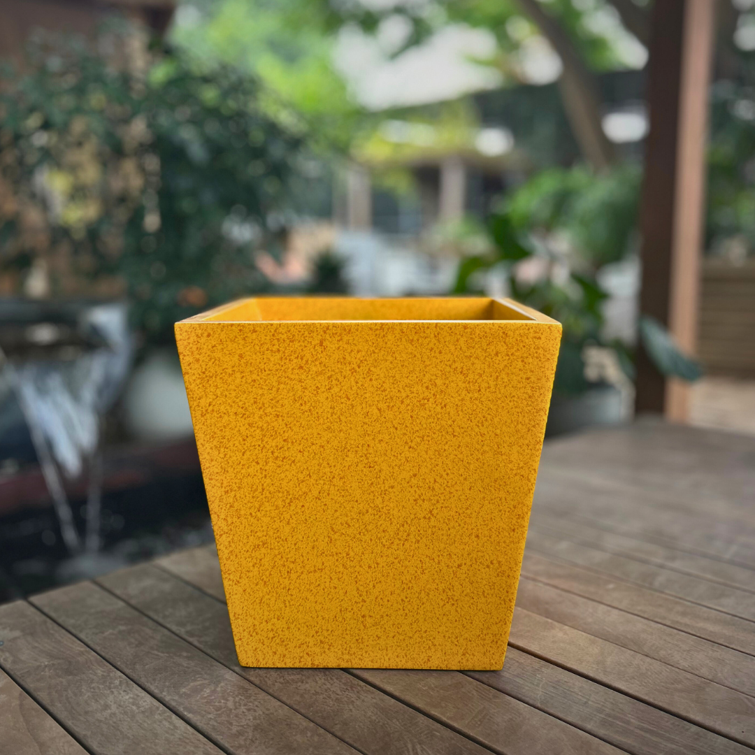 Planter 019