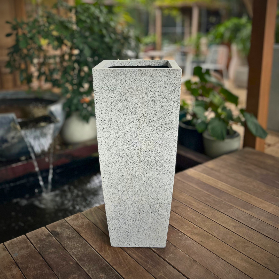 Planter 024