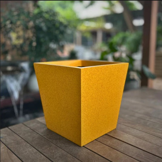 Planter 019